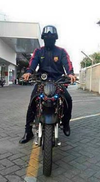 mas_debu's tweet photo. headlamp predator di vixion
#modif https://t.co/tEBViYRe2A