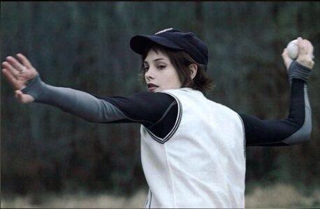 MyTwilightSaga's tweet photo. Vampire baseball ⚾️ https://t.co/e0t5ieEGJ7