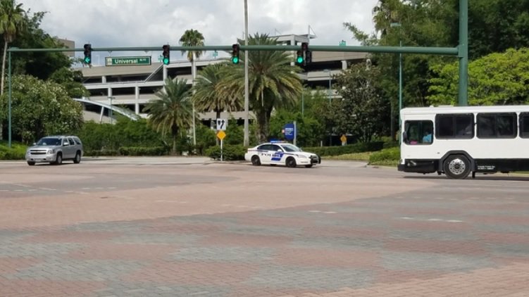 #BREAKING Suspicious package found at @UniversalORL CityWalk bit.ly/29A8jgX?utm_me… https://t.co/aaehuM7o23