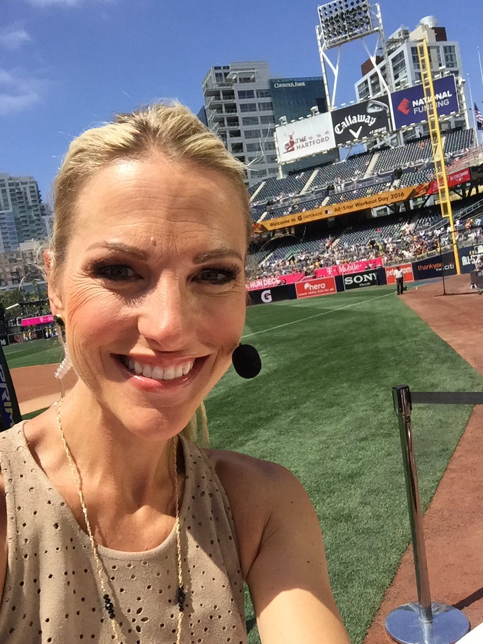 Lindsay Czarniak Pregnant