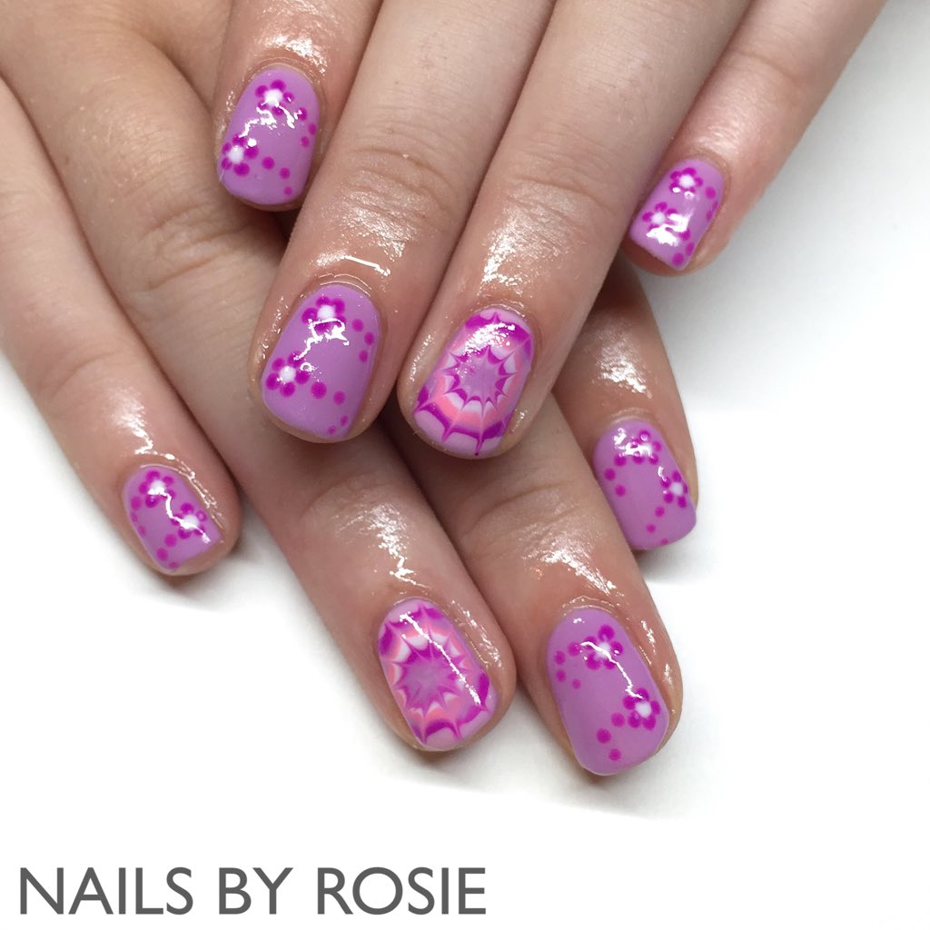 nailsbyrosiew's tweet photo. 💅🏻 #nails using @BiosculptureGB freehand #nailart #showscratch @ScratchMagazine @pro_beauty https://t.co/KJlA3wQdlE