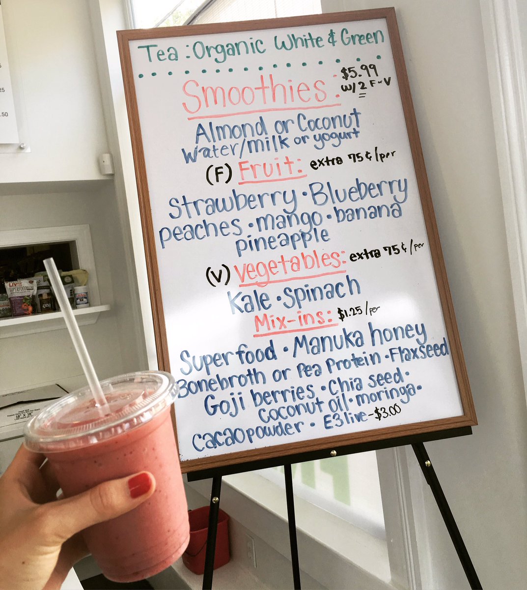 FreshBarNOLA's tweet photo. Did you know that fresh bar sells smoothies now? Build it your way starting at $5.99!! 😋 #smoothie #freshbar #yum https://t.co/dERX2ihw8D