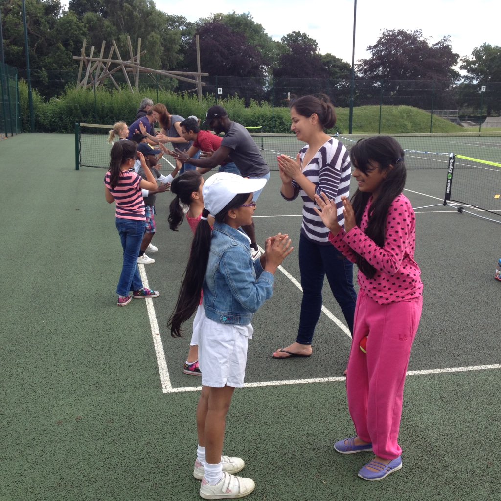 MemorialParkCTC's tweet photo. Fun final #tennisforkids session.great energy from the children too. Well done parents! @MidsTennis @ICTTennis https://t.co/cvuyAsfdYk