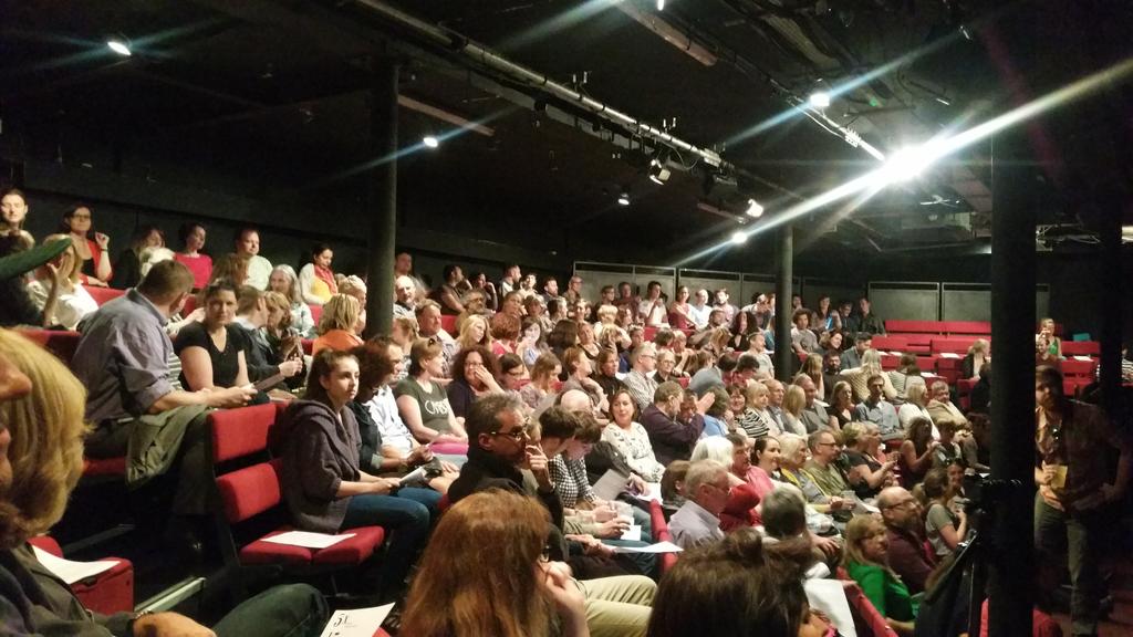 Inspirational evening, amazing people thank you Helen and Jessie. #helpcalais next @LlianaBird <a href="/ALONESTAR1/">jethro ALONESTAR Sheeran</a> <a href="/djbunjy/">Dj Bunjy</a>