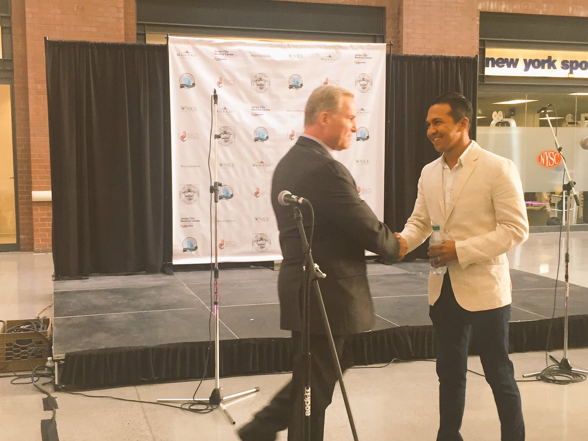 WhenVoicesMeet's tweet photo. #JCITFF Leadership opening remarks welcome the #peacetrain & highlight the unique opp's available in #nj jersey city https://t.co/IKcL0HbHFn