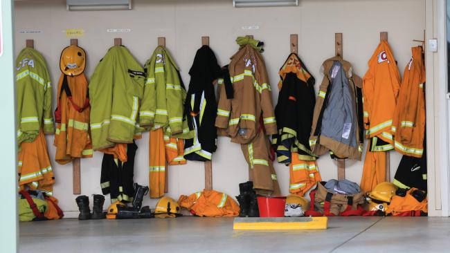 State Labor MPs visit fails to reassure #CFA crew in the ranges #vicpol bit.ly/29ROGUG