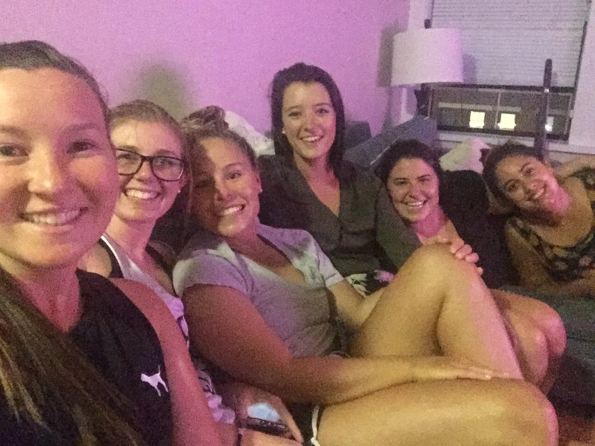 TaylorMac93's tweet photo. Monday's are better with @betchatv and the #Bachelorette https://t.co/v6ReO10oH2