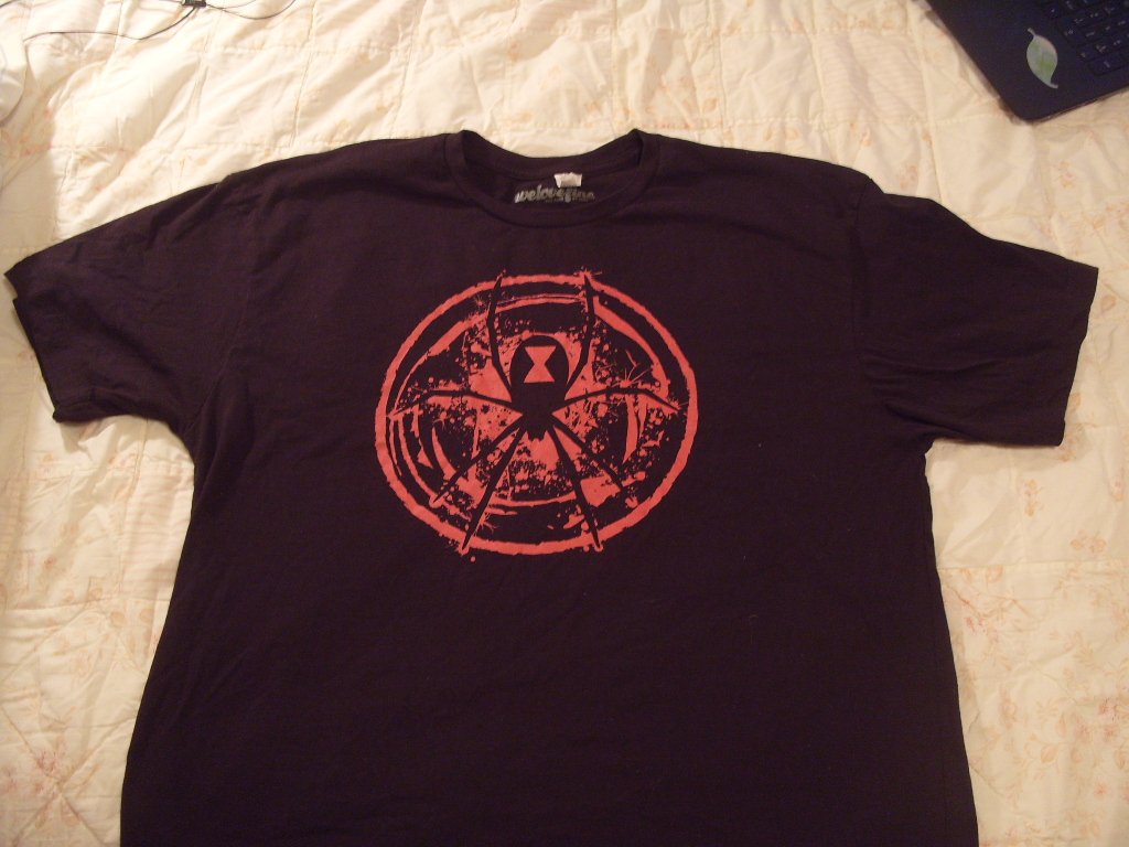 WinterRaptor's tweet photo. Forgot to mention: found a badass #BlackWidow shirt at #CTCon2016. Now, to find an official #Hawkeye shirt to match. https://t.co/T0HapXS5ZX