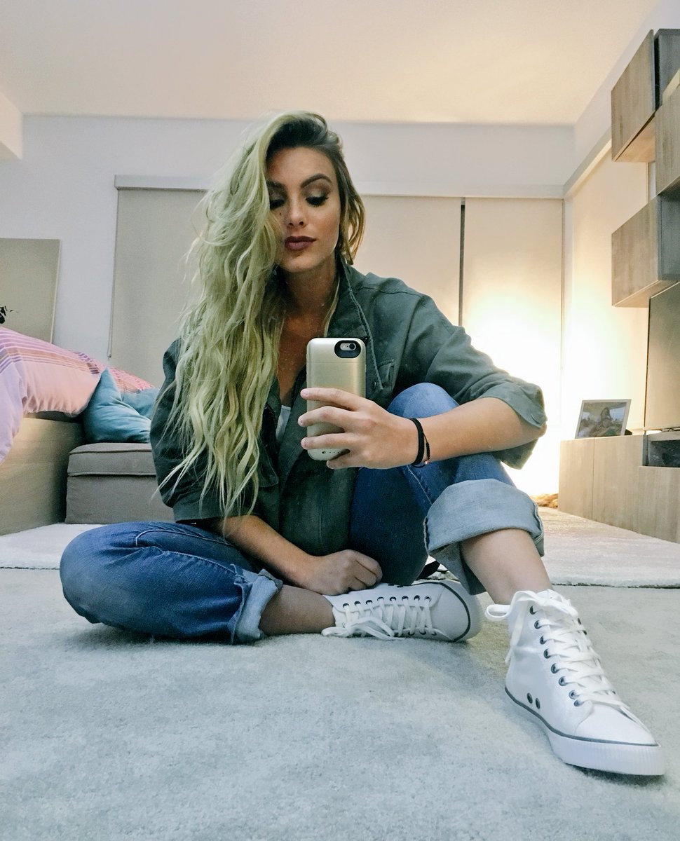 Pheli2016's tweet photo. My #TeenChoice vote for #ChoiceViner is @lelepons https://t.co/XPtiTiIyz2
