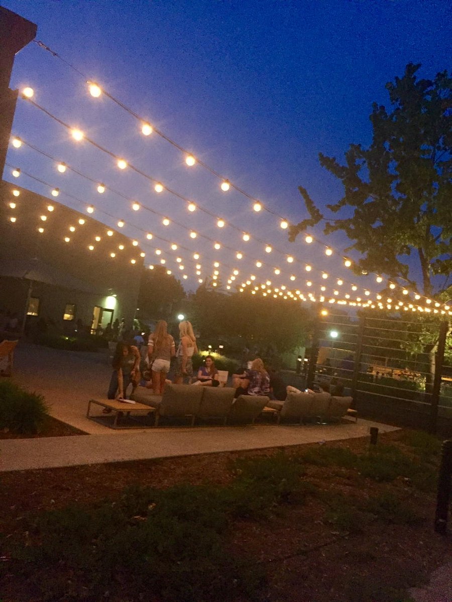 MrsMroczka's tweet image. @FredoniaU First night in the patio #fredfirst #fred2020
