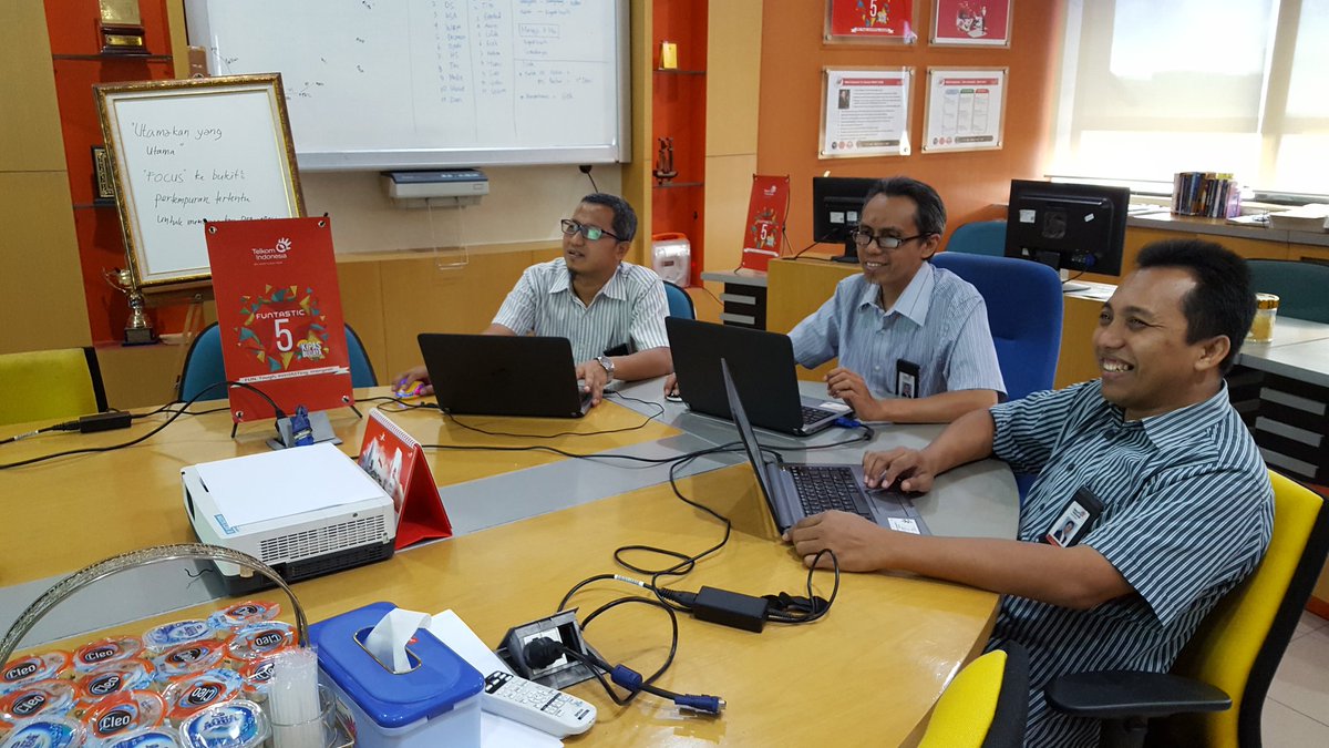 djadi_soegiarto's tweet photo. @parwi66 @_funtastic5_ #TelkomFuntastic5 #BPPTREG5 @setyahermawan3 #dreamweaver
Create web dream weaver https://t.co/3tdA8IJkbW
