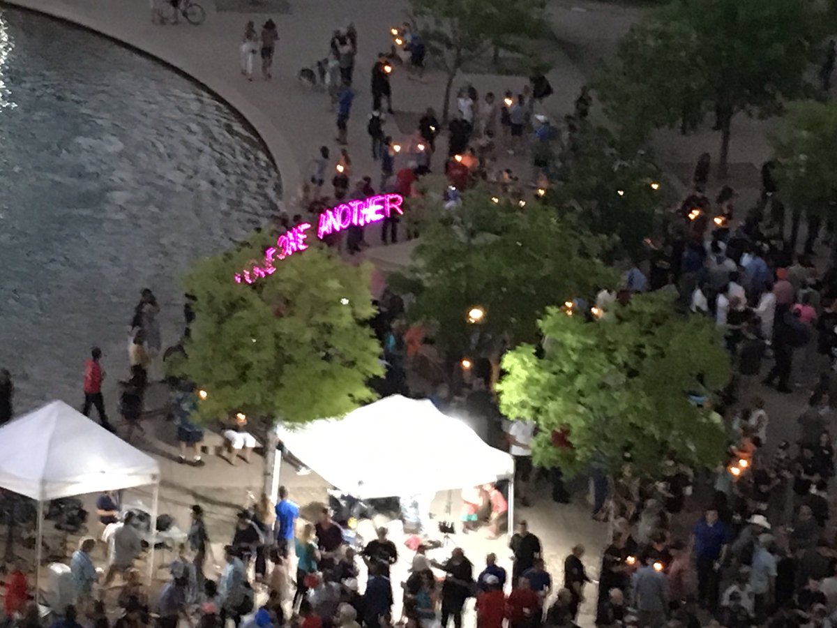 DallasPD's tweet photo. #LoveOneAnother #DallasStrong #CandlelightVigil https://t.co/U3DwlwKCPV