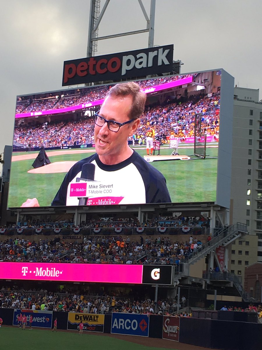 CaseyDavis007's tweet photo. @SievertMike just doubled the pay out!!! For MLB charities  @JohnLegere @M_J_Arias https://t.co/2w5yvhOntr