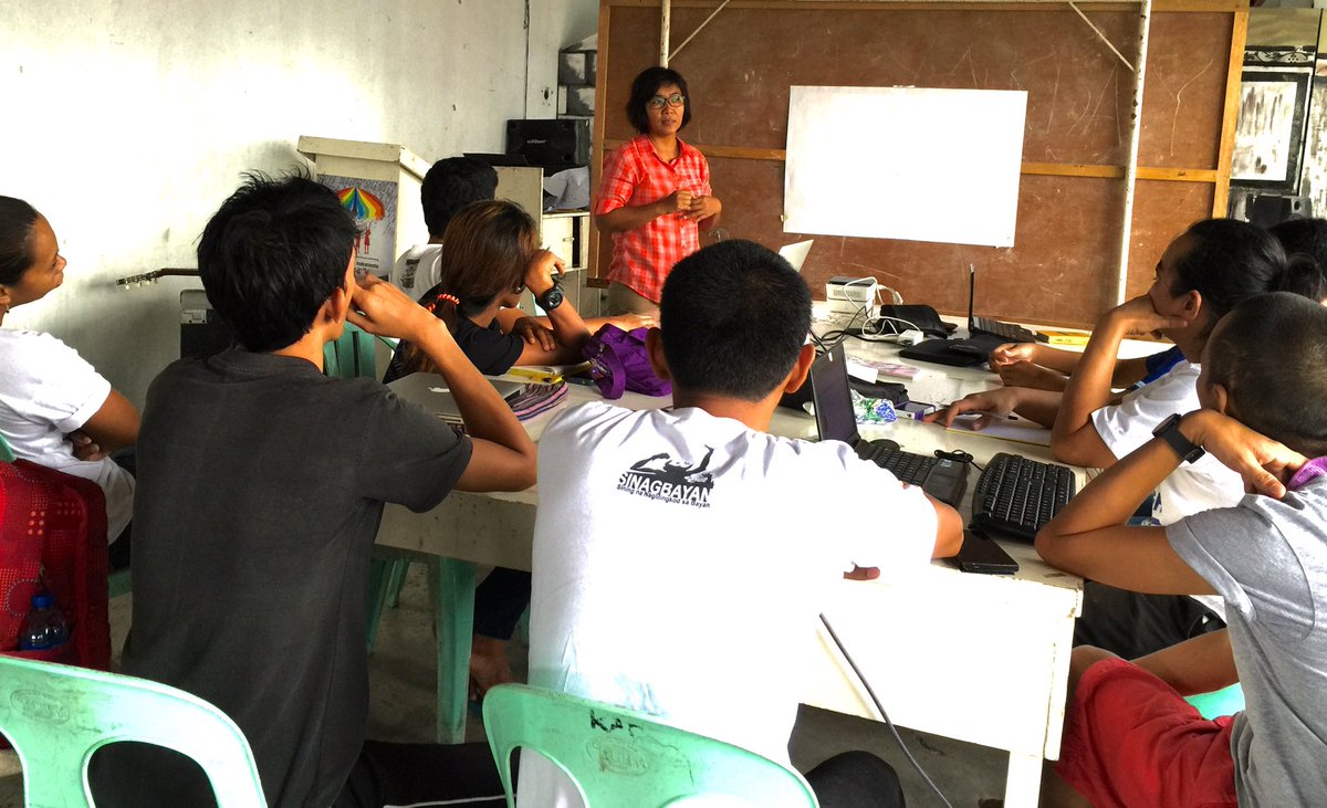 sinagbayan's tweet photo. National Situation ni Bb. Rosb Guzman sa NC Meet ng Sinagbayan #CulturalWorkMatters https://t.co/rAGMymk8an
