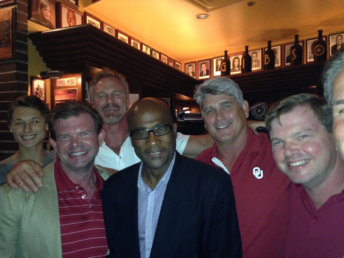 WallisMarsh's tweet photo. Returned to "scene of the crime" classic @OU_Football takeover of @GibsonsSteak #OUvsND @Barry_Switzer @GotBoz44 https://t.co/DFncaA7Hwx