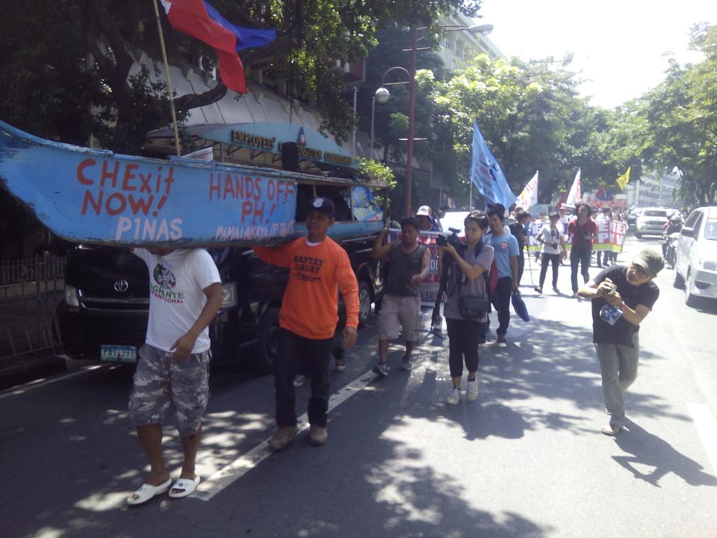 pama_pil's tweet image. NOW: #CHexit protest now heading to Chinese Consulate.