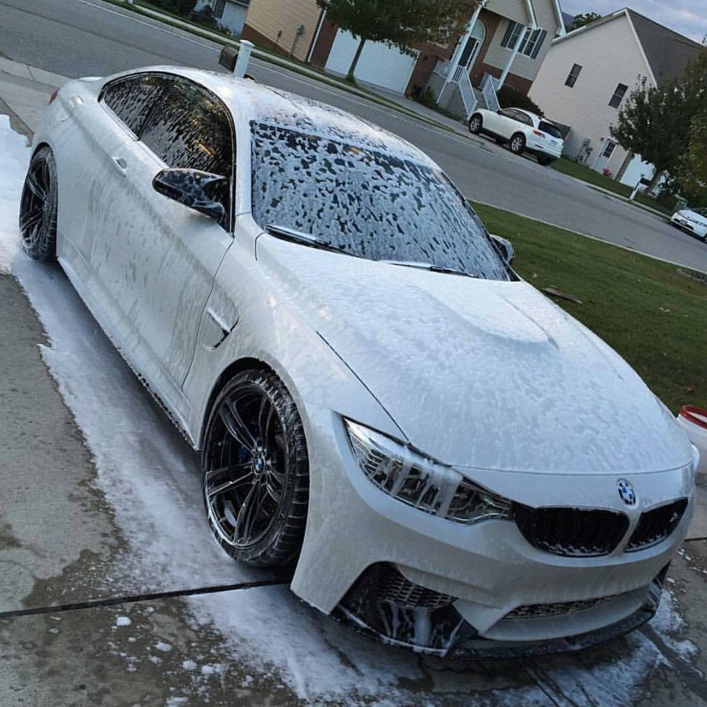 LegitCandy's tweet image. M4 taking a shower