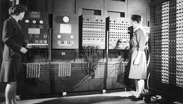 Know's tweet image. The first computer programmers were women.