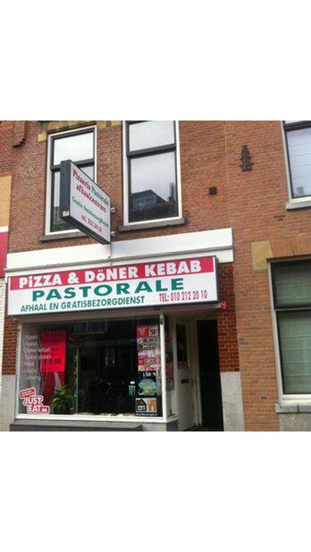 NIEUW: GRATIS PASTORALE BEZORGDIENST

"Doet u mij maar een pizza Hawaii en een goed gesprek!"
