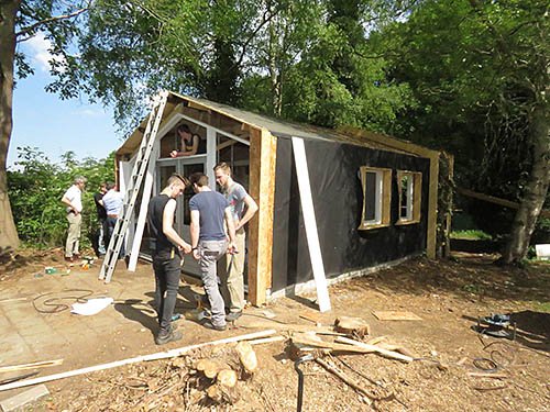 MBO-leerlingen leren ‘out of the box’ denken, met <a href="/ARXlabs/">ARXlabs</a> in de Achterhoek. bit.ly/29Fl7UR #innovatie