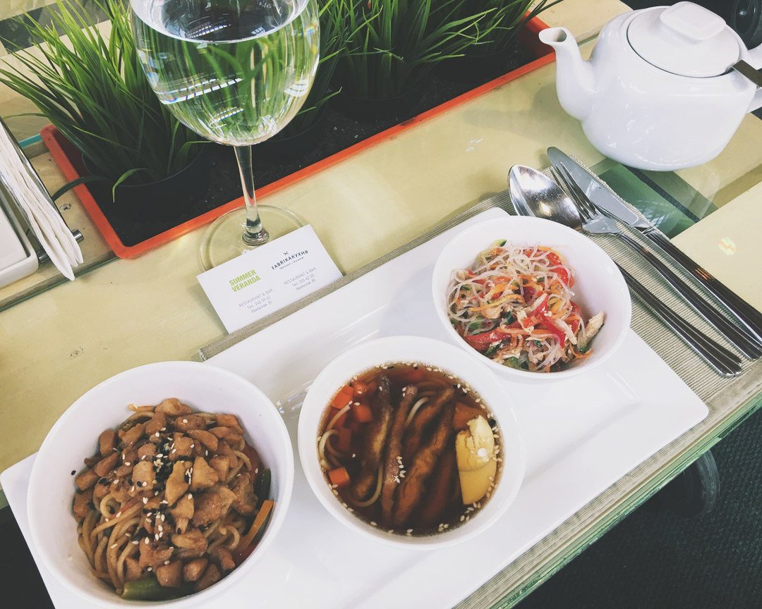 Fabrika_Kitchen's tweet image. Всем ланч! #SummerVeranda