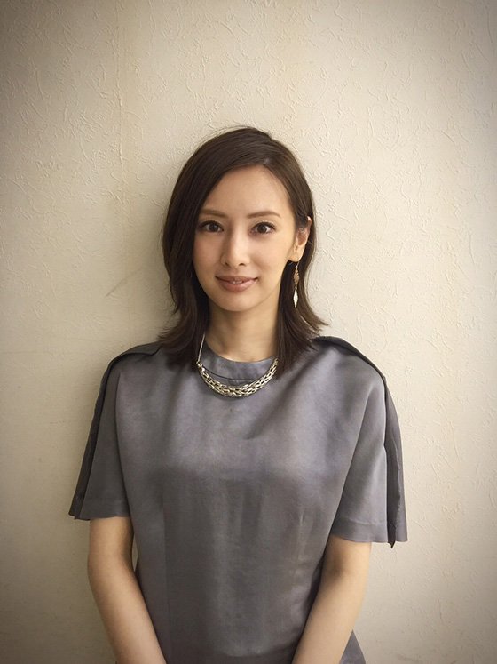 北川景子最新髪型女っぽ外ハネミディアムヘアとスタイリング動画16 きらりんぐeyes Part 2