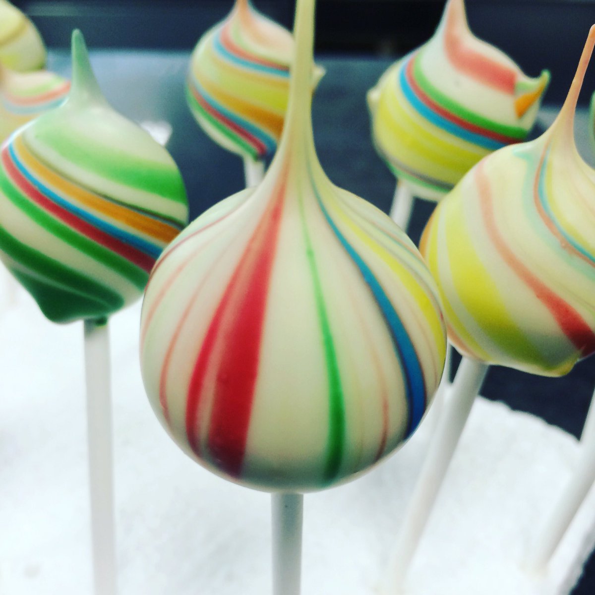 Chocolate lollipops with Power Flowers #callebaut #lovechocolate