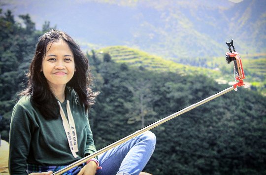 Tak semuanya indah tak semuanya cerah kita akhiri semua disini kau dan aku tlah berbeda🎤🎵🎵🎶