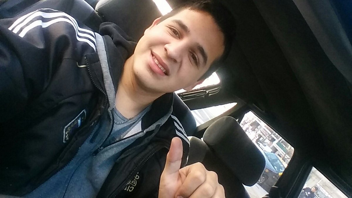 cuervobael's tweet photo. Solo hay que ser feliz...🎶😄 https://t.co/uam4uIzAmi
