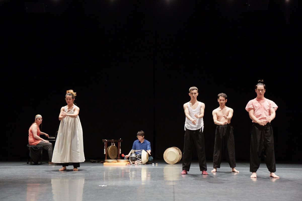 pierre_thys13's tweet image. #nativos de #ayelenparolin ou quand le rituel devient art vivant @SeoulArtsCenter  avec @KNCDC et @TheatreDeLiege