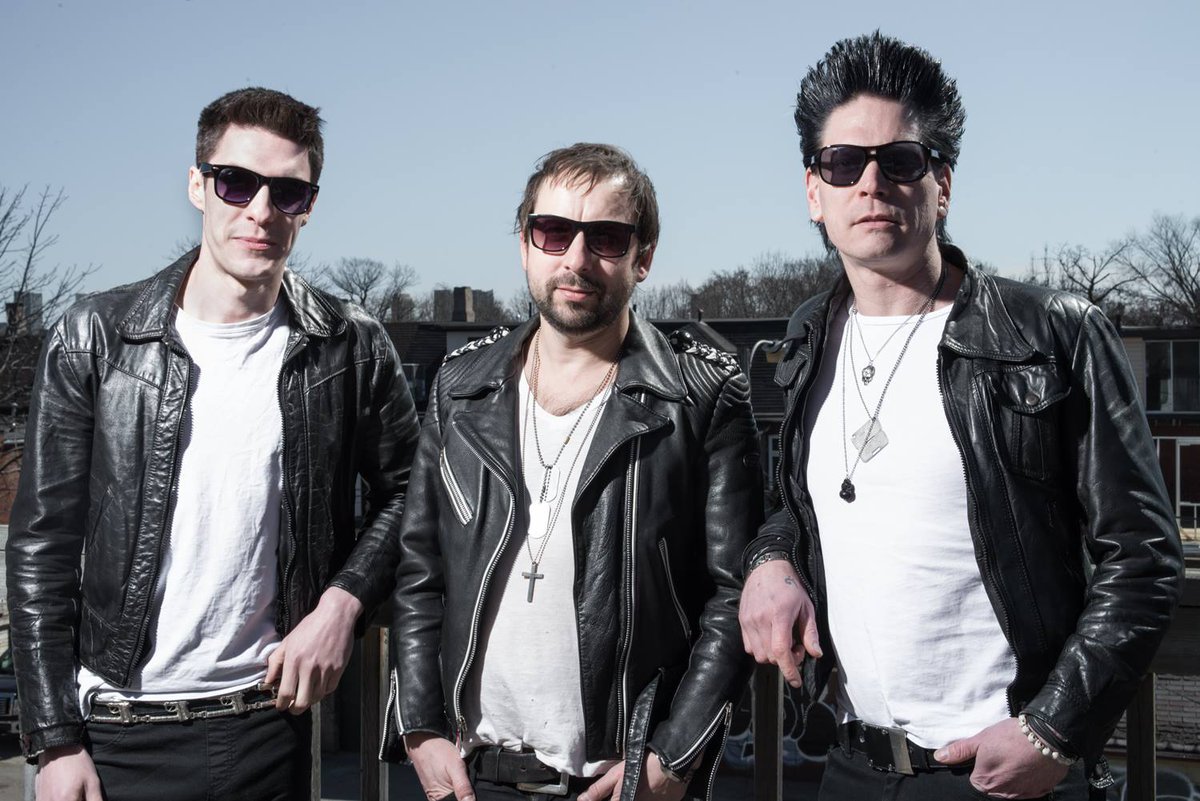 CCMagOnline's tweet image. If you want to find anything dark, you’ll have to listen closely to the lyrics @Heavy_Static ow.ly/DiZ43024m1u