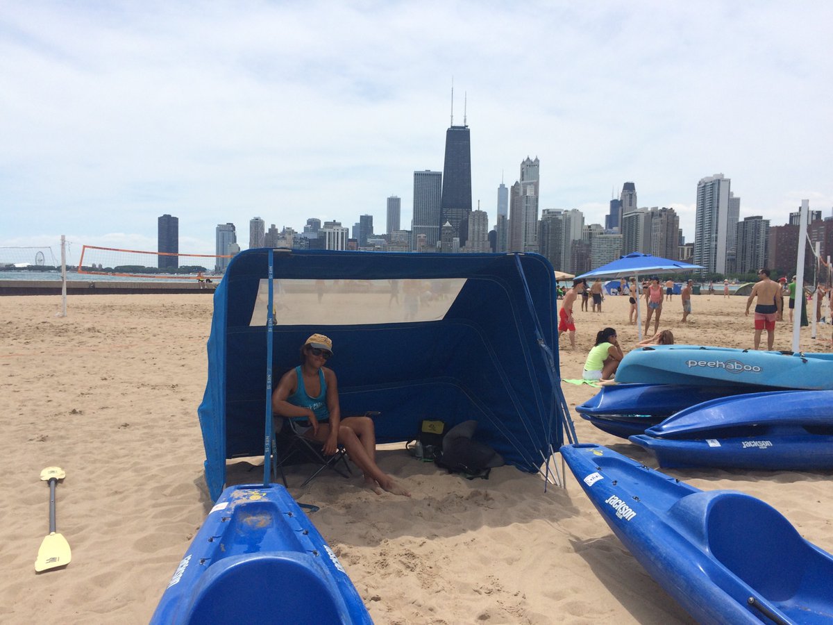 KayakChicago's tweet photo. The beach gods graced us with this amazing find!  #northavebeach #beachcamp #freetent #kayakchicago https://t.co/vsz1YSDboM