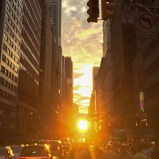 Reese__Riley's tweet photo. #tuesdayviews #Manhattanhenge #beautiful #twiceayear https://t.co/xvEUYoySRi