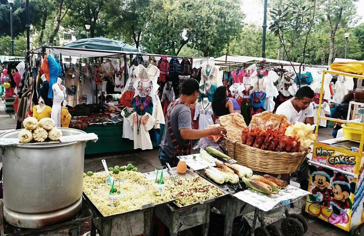 You can't visit #MexicoCity without trying some of its famous #streetfood <a href="/JLA_UK/">Journey Latin America</a> #JLAinspired