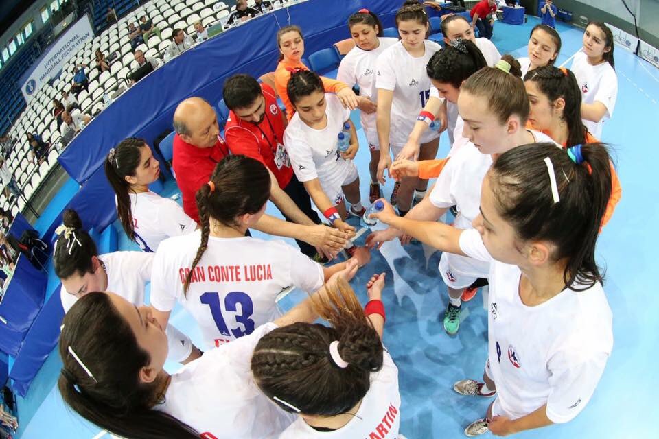 BM_LasLobas's tweet photo. Las lobitas caen ante Túnez🇹🇳(19-33), Chile🇨🇱 finaliza en el puesto 22 del Mundial Femenino de Rusia. https://t.co/6n1jBomaS2