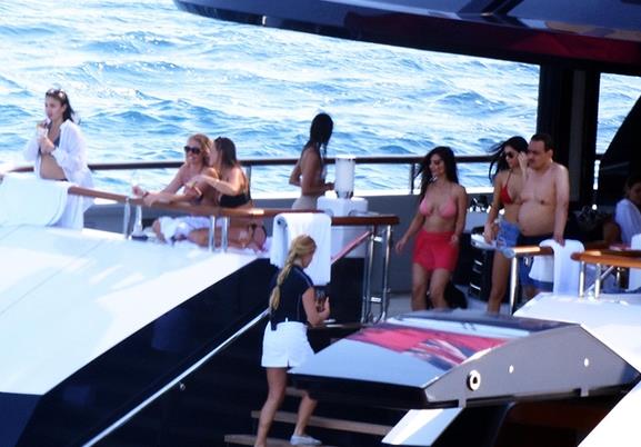 MsJulieLenarz's tweet image. Hi Saudi Arabia. Prince Nawaf on holiday in Turkey while your women are denied basic rights. cnnturk.com/magazin/magazi…