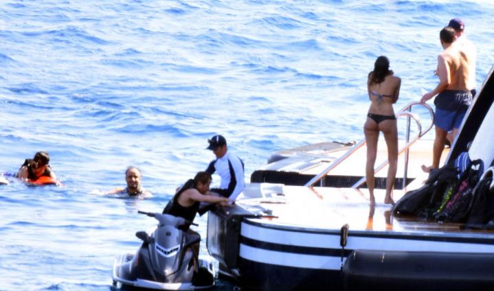 MsJulieLenarz's tweet image. Hi Saudi Arabia. Prince Nawaf on holiday in Turkey while your women are denied basic rights. cnnturk.com/magazin/magazi…