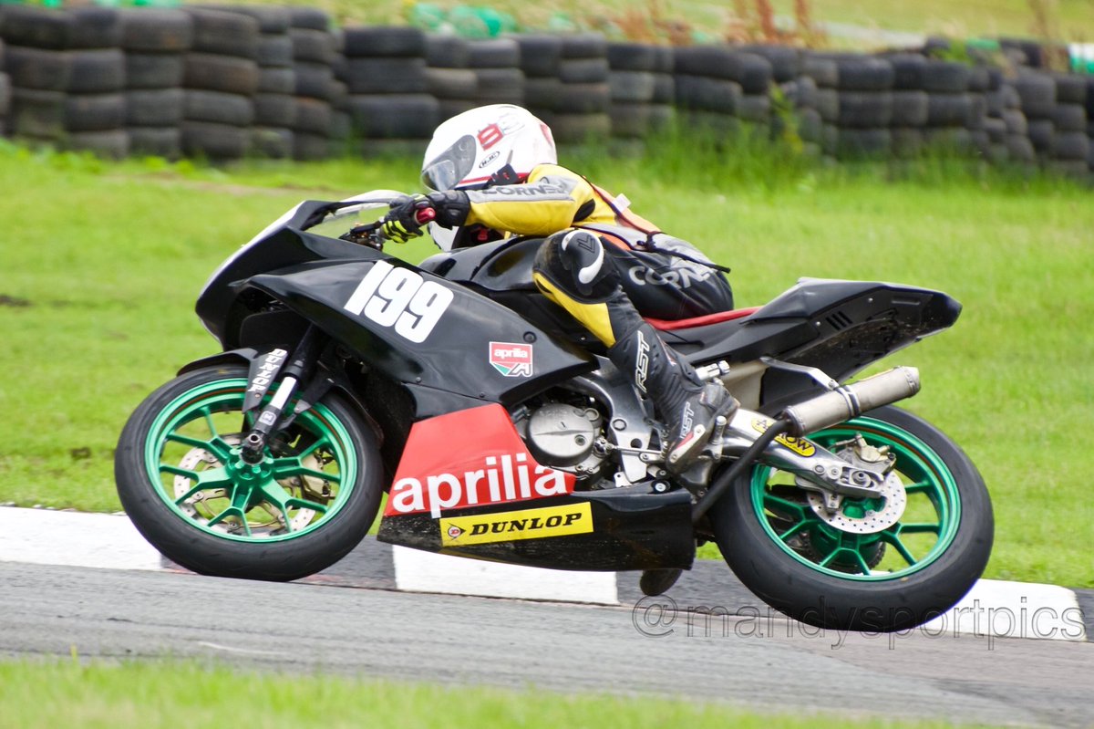 mandysportpics's tweet photo. #preston&amp;districtracing #pdmcc #threesistersracetrack a few pics from 10/7/16 #lcmracing @ApriliaOfficial https://t.co/y7dryHRYbF