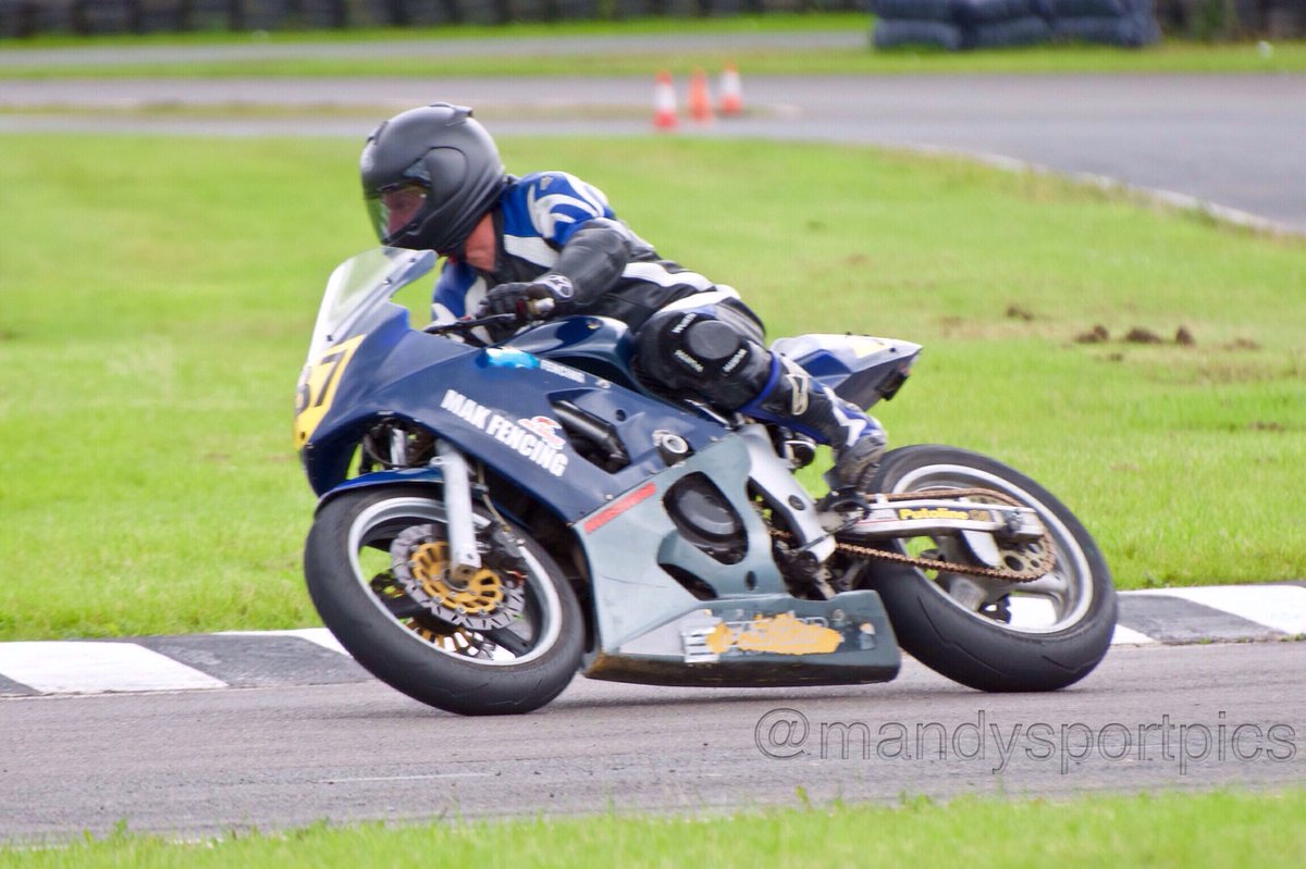 mandysportpics's tweet photo. #preston&amp;districtracing #pdmcc #threesistersracetrack a few pics from 10/7/16 #lcmracing @ApriliaOfficial https://t.co/y7dryHRYbF