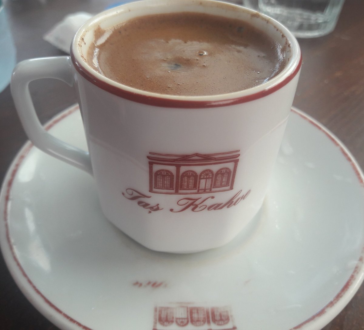 meralunur's tweet photo. Ara sıra Taş Kahve'de denize nazır kahve keyfi yapmak gerek😉☕☕ #cundaadası #taskahve #turkkahvesi #turkish #coffee https://t.co/FD0xF5JgS1
