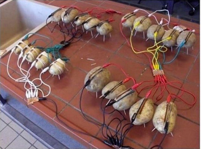 PokemonHumors's tweet photo. Exclusive photos of the PokemonGo servers https://t.co/fjKxnHJO8x