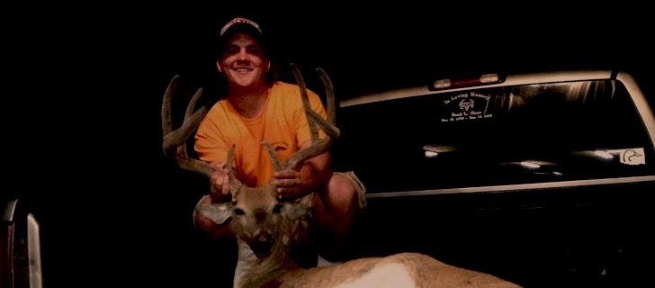 BackwoodsDogs's tweet photo. Few more months until it's time to watch the sunrise from the woods #whitetail #velvet #southernok https://t.co/0OFhBUmDHg