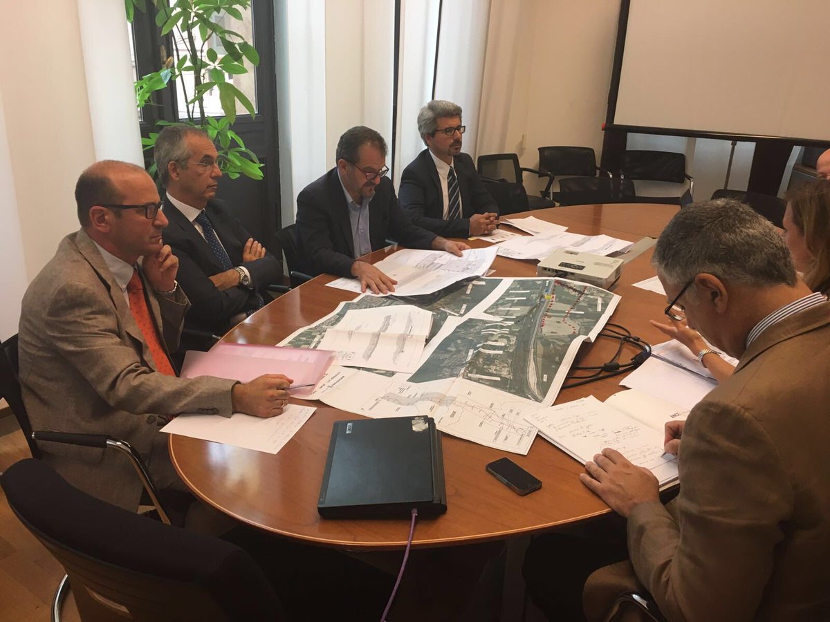 casaitaliagov's tweet photo. #italiasicura al lavoro con Regione Toscana e Autostrade per l'Italia su casse di espansione di Figline Valdarno https://t.co/jZMvUyAjI8
