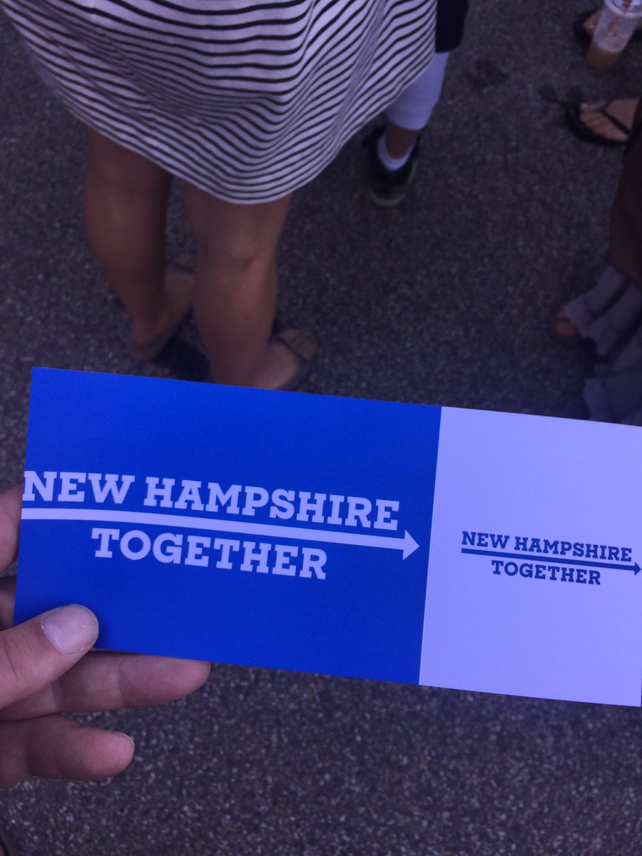 kneadlesst0say's tweet photo. 🤔🤔well I guess they are appearing "together" #stayawake #bernienh ✌️🔥 https://t.co/s8qlPjlErS