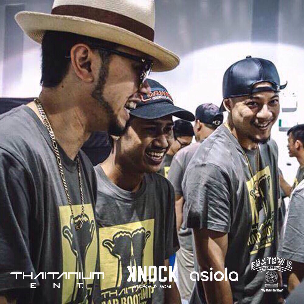 daboywayboth's tweet photo. Knock ทองหล่อ Thaitanium ปาร์ตี้ส่งท้าย Thaitanium Rap Boot Camp เวิร์คช็อป สอนแร๊พครั้งแรกของไทยเทเนี่ยม https://t.co/rtfbNYwAFx
