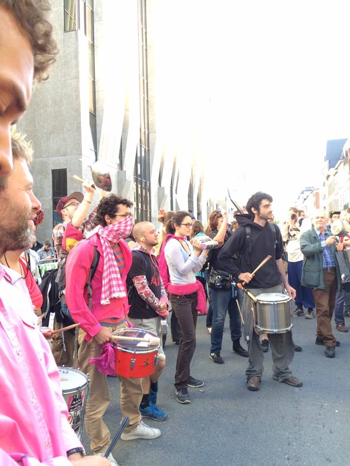 pascoesabido's tweet photo. Can't have a noise demo without the samba. Obviously! #TTIPGAMEOVER #D1920 #MakeSomeNoise #TTIP https://t.co/gi7OPEdwNS