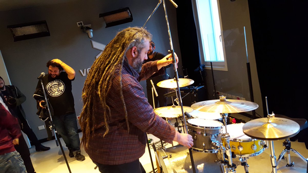 Ya están los <a href="/guauchos/">Guauchos</a> en el #LASpinetta armando el set que vas a escuchar en #MalaMía!