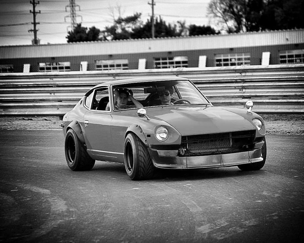 datsunhunter's tweet photo. #DatBeef: Loving the beefy tire set up on this mean #S30z 💪🏼. Owned by @rare_west_tm and pic from @motor_city_media https://t.co/byh9DTBYbA