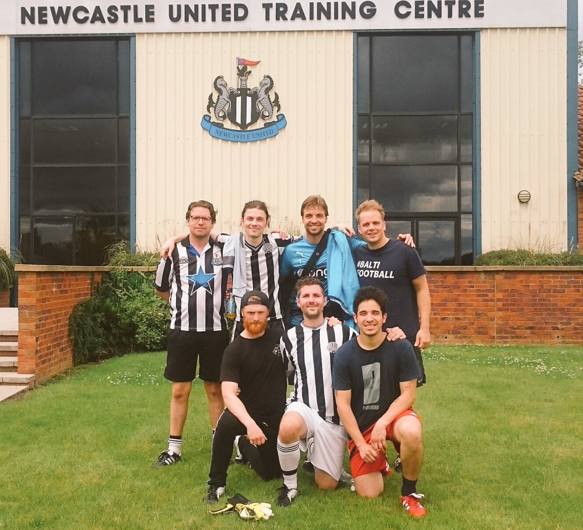 JamesBayMusic's tweet photo. Huge thanks to the man @TimKrul for taking us to the @NUFC training ground for a kick about yesterday! #toonarmy https://t.co/atY2cTWJsj