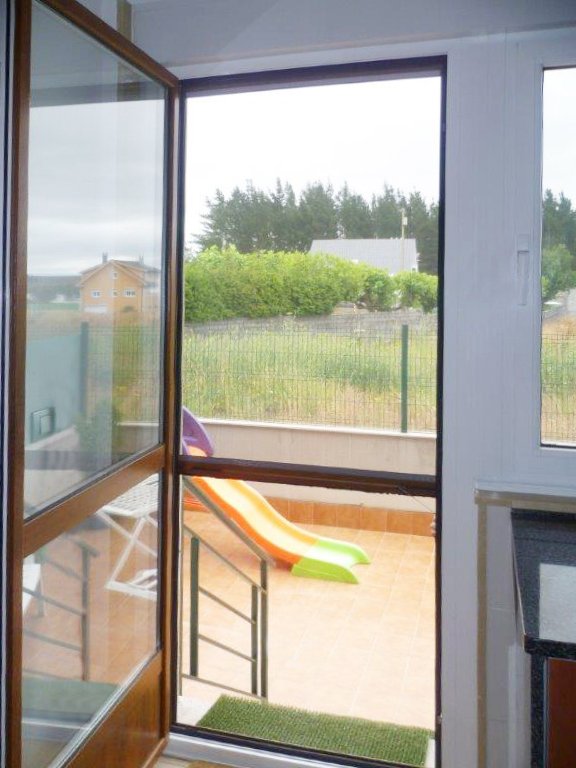 GrupoAlumisan's tweet photo. #Mosquiteras enrollables recubiertas con folio de pvc para intregarlas con #ventanas y #puertas >> #DECOLAP #GALPER https://t.co/mFZPRD7C7X